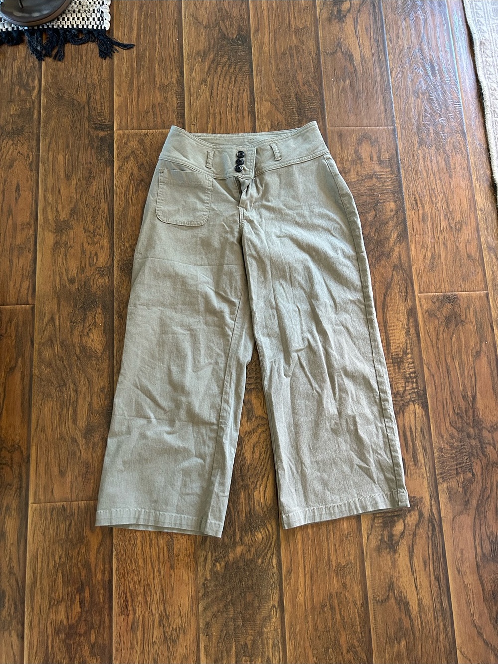High-Waist Wide-Leg Cropped Pants in Light Khaki